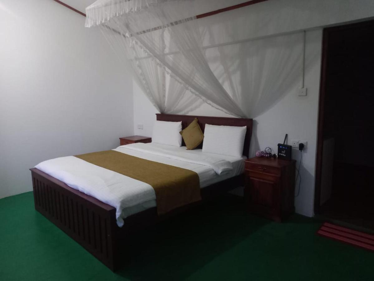 Chamodya Home Stay Procida Dış mekan fotoğraf