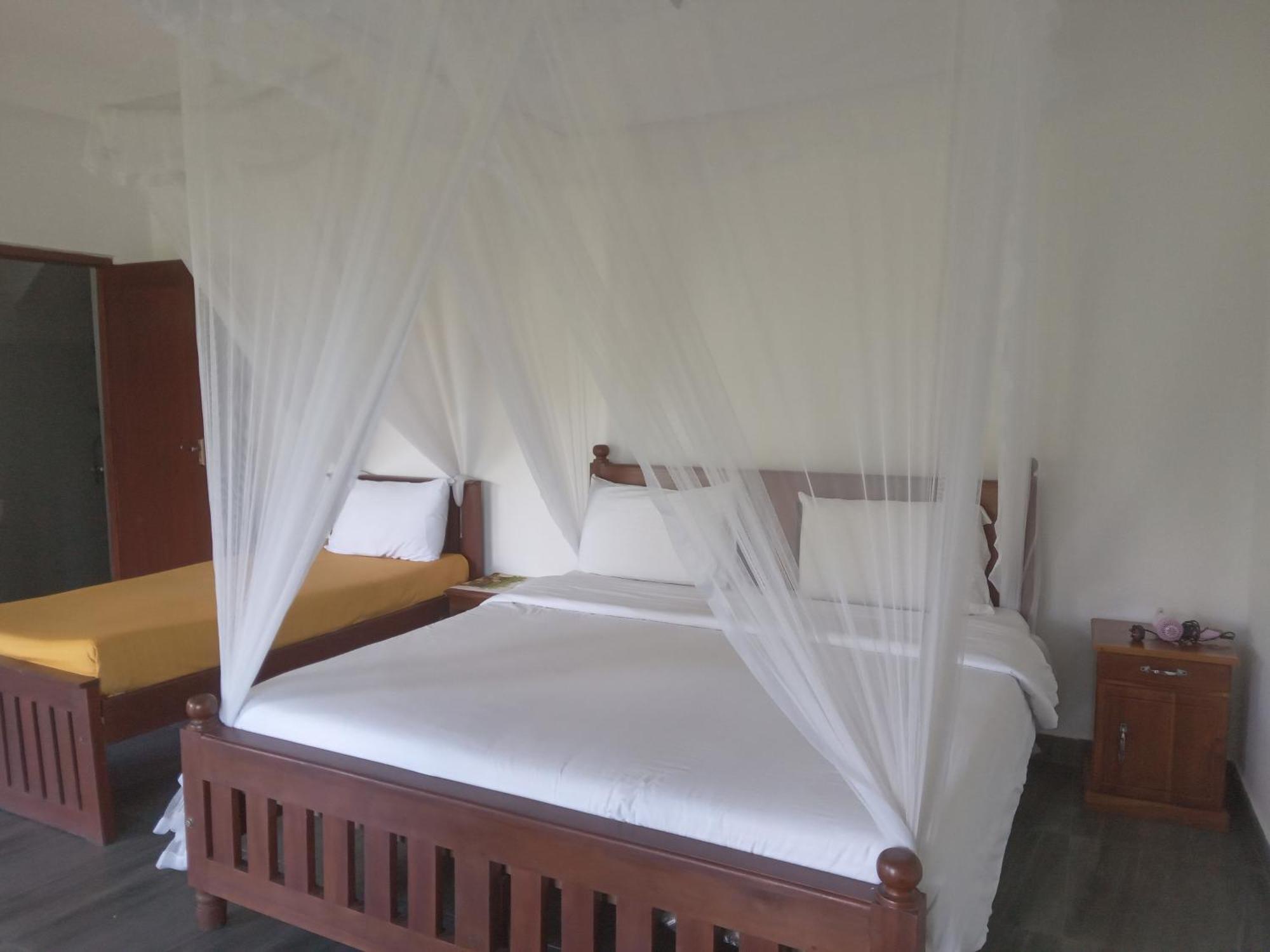 Chamodya Home Stay Procida Dış mekan fotoğraf