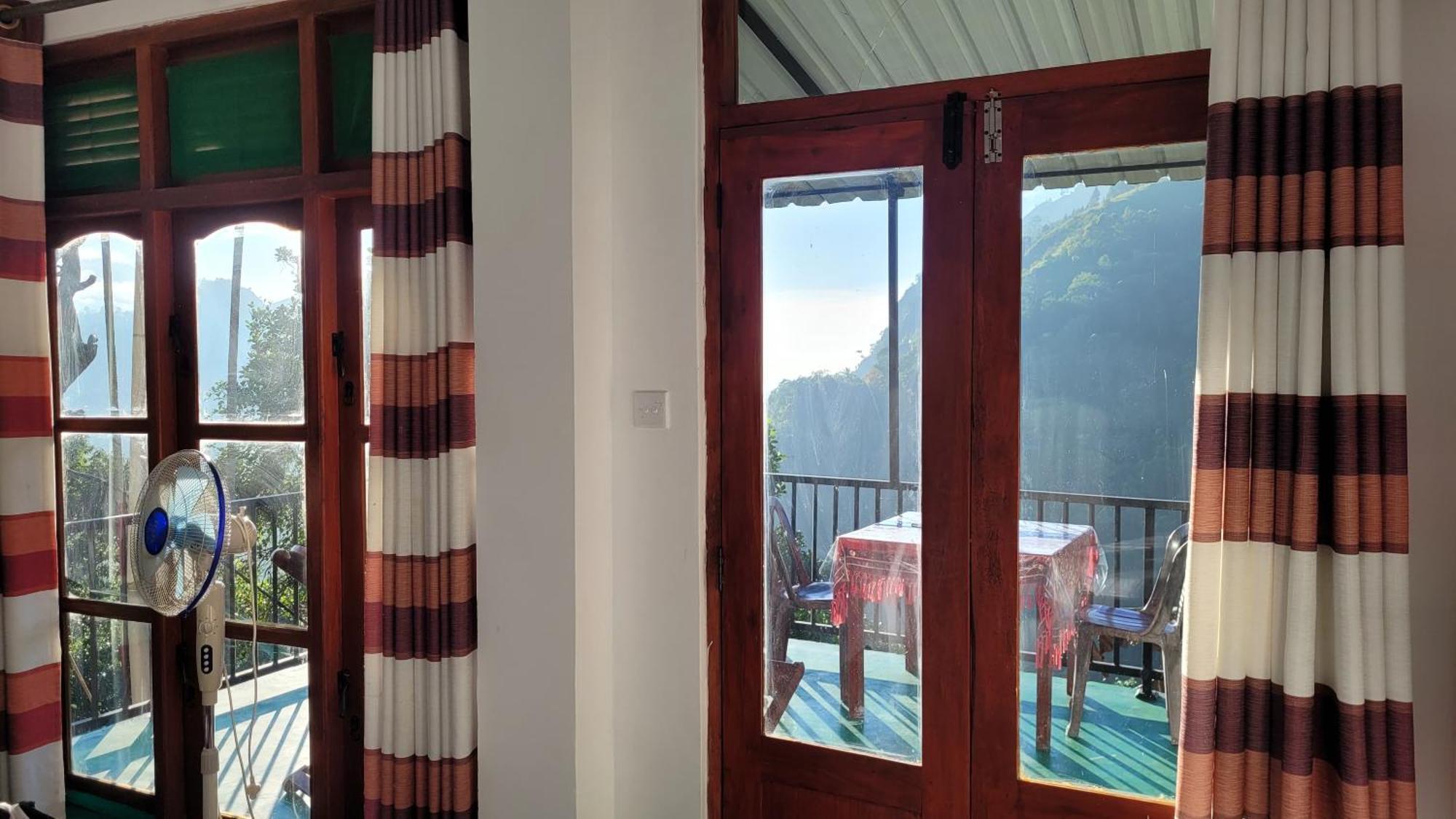 Chamodya Home Stay Procida Dış mekan fotoğraf