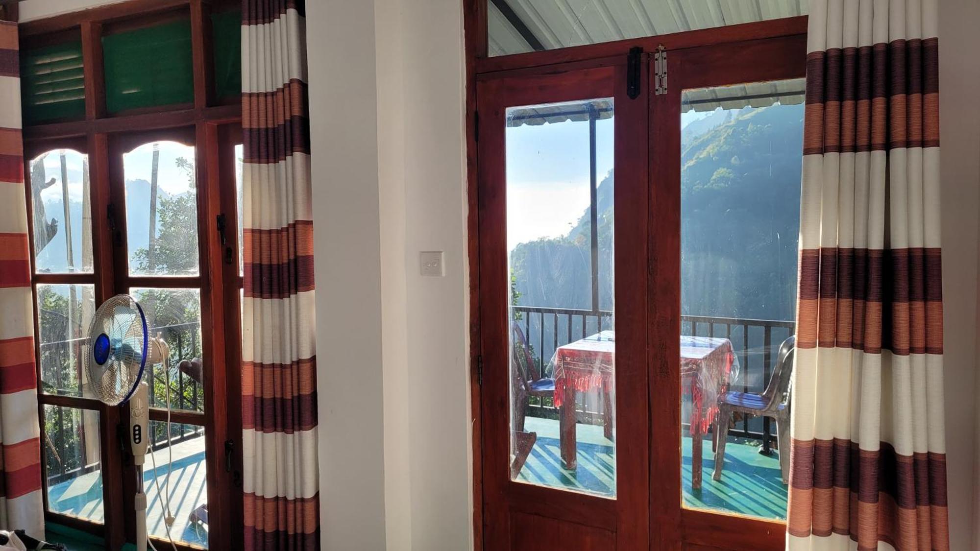 Chamodya Home Stay Procida Dış mekan fotoğraf