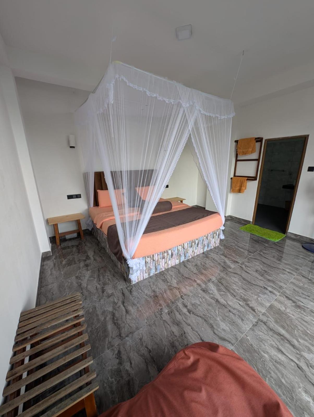 Chamodya Home Stay Procida Dış mekan fotoğraf